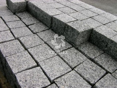 Гранитная брусчатка колотая Возрождение КШК (камень штучный колотый)