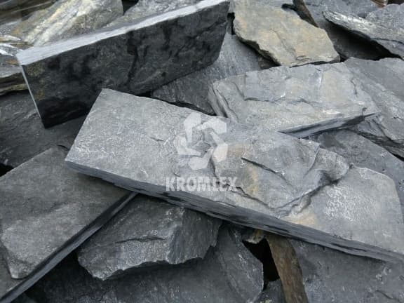 Златолит черный плитка, пиленная с 4-х сторон