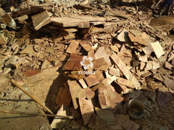 Карьер по добыче желтого златолита