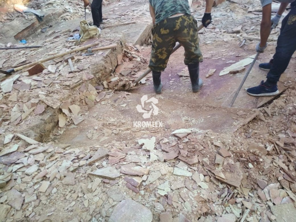 Карьер по добыче желтого златолита