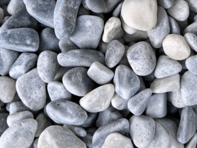 Крошка мраморная серо-голубая галтованная