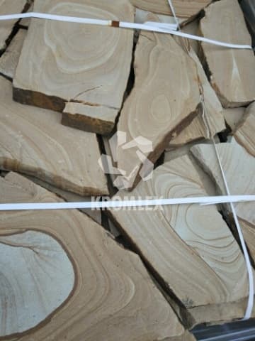 Песчаник светло-желтый с разводами под дерево