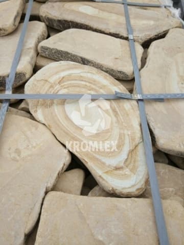 Песчаник радужный галтованный