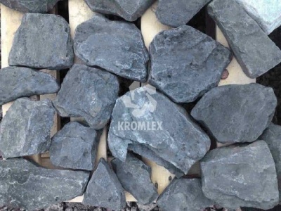 Златолит черный галтованный