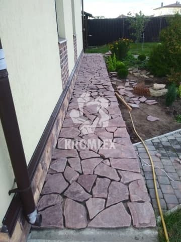 Песчаник розовый галтованный