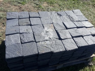 Златолит черный брусчатка галтованная 100х100 мм