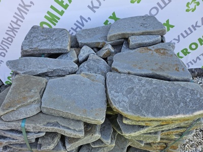 Песчаник серо-голубой галтованный